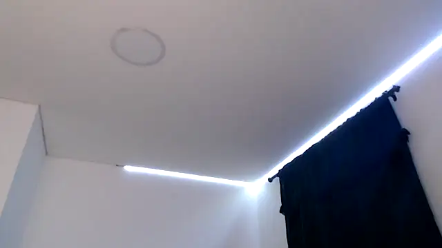 Snapshot of dolcemacca chatting on 10.01.25 dolcemacca online show from 10.01.25