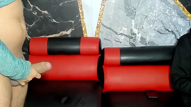 Snapshot of hot-threesome chatting on 03.20.25 hot-threesome online show from 03.20.25