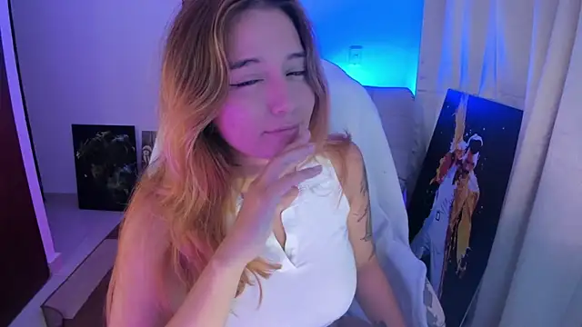 Snapshot of samantha_cherry chatting on 01.10.25 samantha cherry online show from 01.10.25