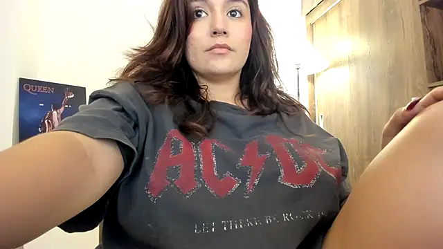 Snapshot of samantha_cherry chatting on 11.22.25 samantha cherry online show from 11.22.25