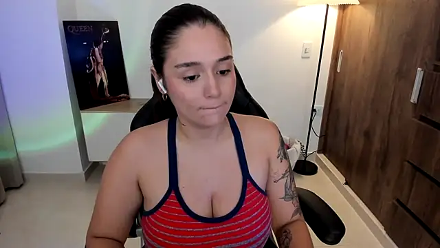 Snapshot of samantha_cherry chatting on 11.24.25 samantha cherry online show from 11.24.25