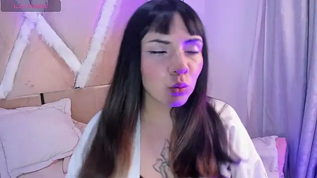 xhinata hyugax online show from 12.21.25