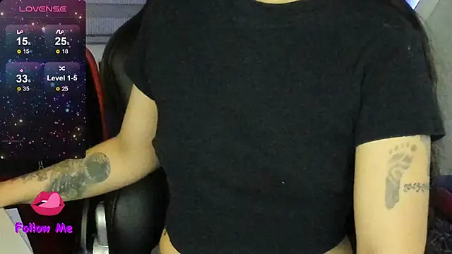 Snapshot of natasha_logan_ chatting on 02.14.26 natasha logan online show from 02.14.26