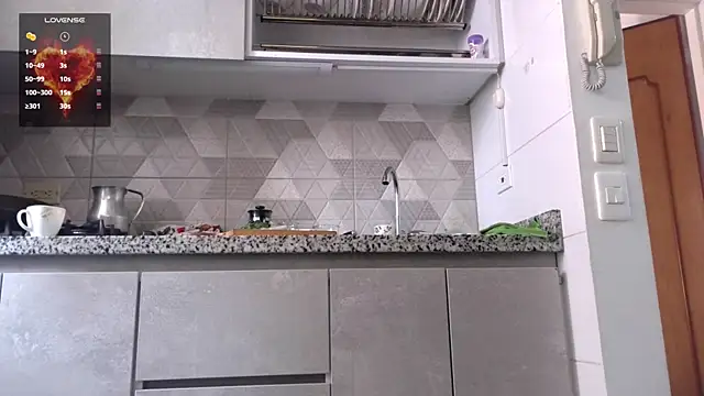 mini kunis online show from 12.06.24