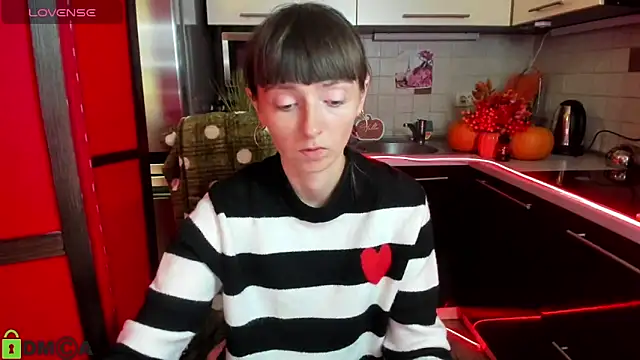 TayanaJons online show from 10.13.25