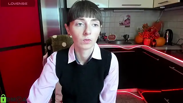 TayanaJons online show from 11.13.25