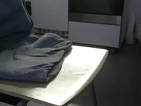 Snapshot of xx21cm chatting on 09.25.25 xx21cm online show from 09.25.25