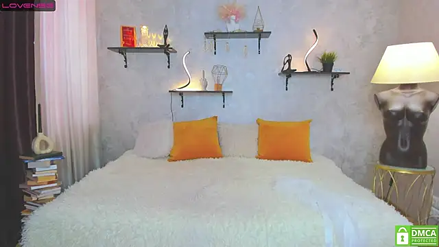 Snapshot of StripBianka chatting on 02.08.25 StripBianka online show from 02.08.25