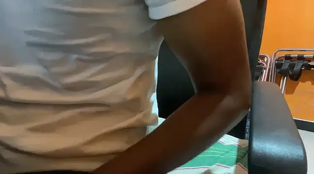 Snapshot of YomalBBC chatting on 03.09.25 YomalBBC online show from 03.09.25