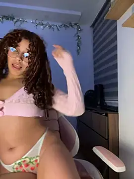 Snapshot of crystal_bunny7 chatting on 02.11.25 crystal bunny7 online show from 02.11.25