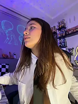 Snapshot of crystal_bunny7 chatting on 02.01.26 crystal bunny7 online show from 02.01.26