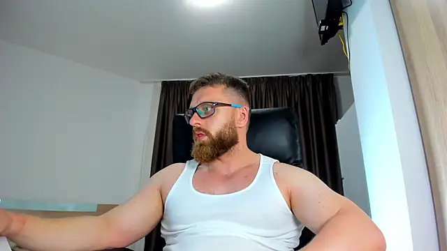 Snapshot of Findom_guy chatting on 06.06.26 Findom guy online show from 06.06.26