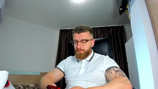 Snapshot of Findom_guy chatting on 06.14.26 Findom guy online show from 06.14.26