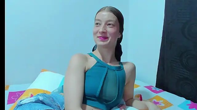 Snapshot of MiiaVolkova chatting on 05.08.26 MiiaVolkova online show from 05.08.26