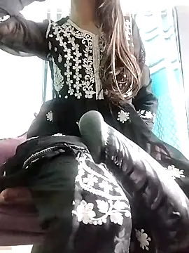 Snapshot of Noor_Darliing chatting on 01.07.25 Noor Darliing online show from 01.07.25