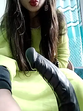 Snapshot of Noor_Darliing chatting on 02.05.25 Noor Darliing online show from 02.05.25