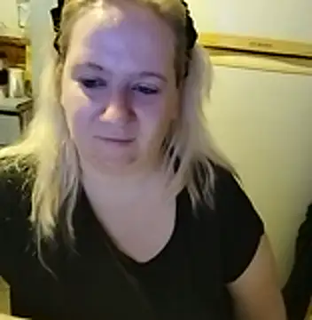 D Marinna online show from 11.08.25