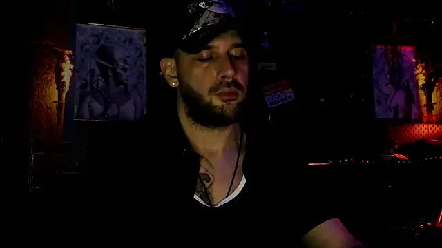 Snapshot of LexXHardy chatting on 05.18.26 LexXHardy online show from 05.18.26