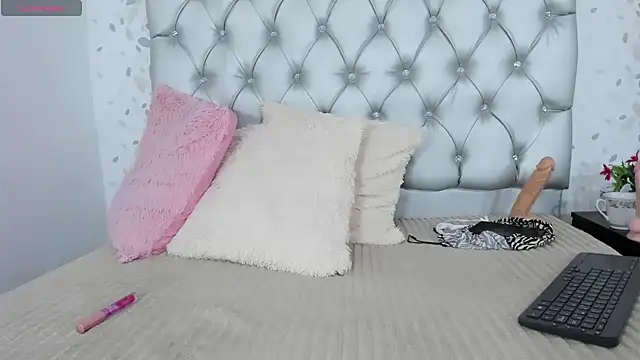 Snapshot of catiaeva chatting on 02.03.25 catiaeva online show from 02.03.25