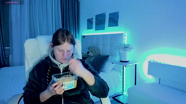 Kathlyn  Heath online show from 02.12.25