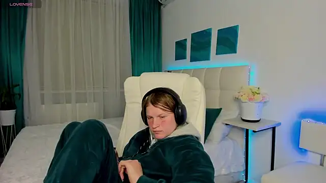 Kathlyn  Heath online show from 02.13.25