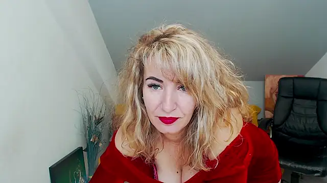 Cassandra Hotty online show from 01.14.25