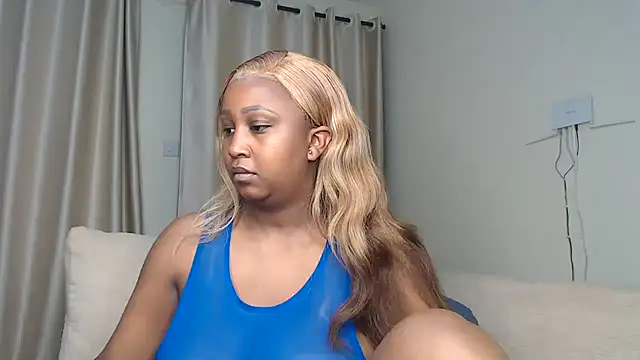 NIKKIE LOVE online show from 10.13.25