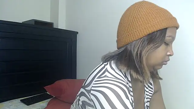 NIKKIE LOVE online show from 04.30.26