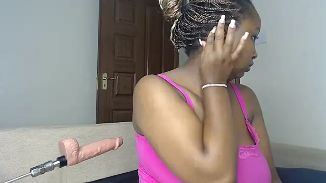 Snapshot of NIKKIE_LOVE chatting on 06.18.26 NIKKIE LOVE online show from 06.18.26