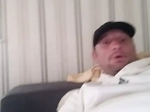 Snapshot of Atti44 chatting on 11.29.25 Atti44 online show from 11.29.25