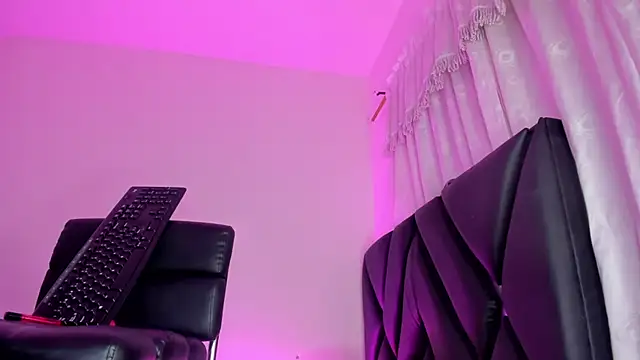 stephany doll  online show from 12.07.24