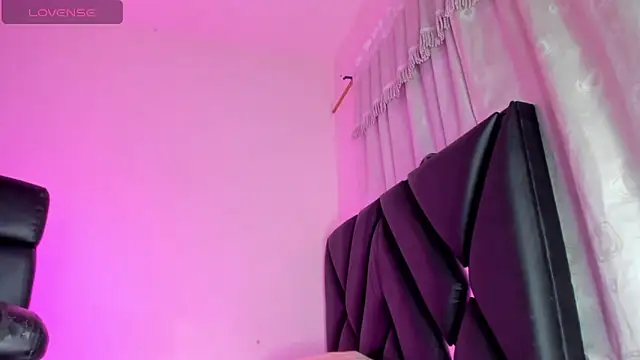 Snapshot of stephany_doll_ chatting on 10.21.25 stephany doll online show from 10.21.25