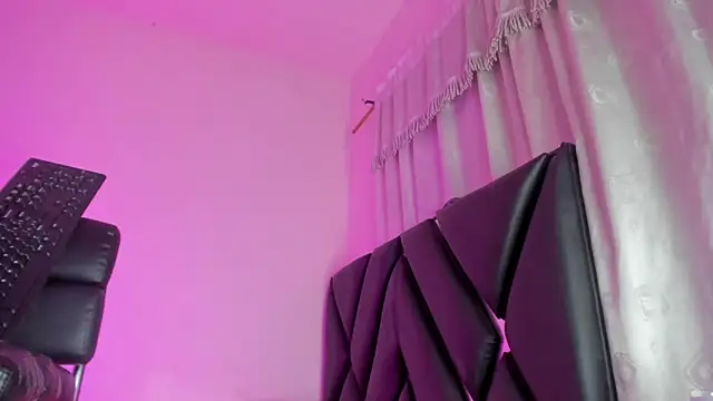 stephany doll  online show from 06.27.26