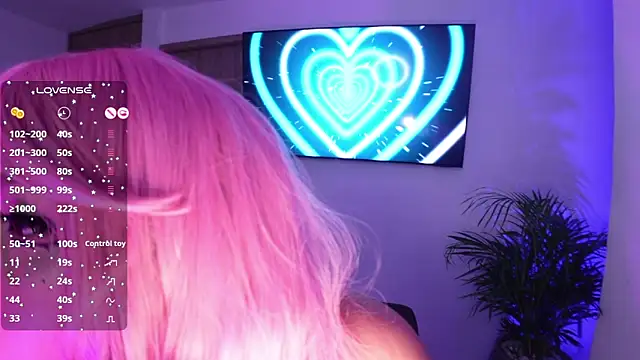 Snapshot of angel_rouse_ chatting on 06.19.26 angel rouse online show from 06.19.26