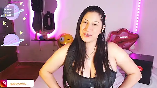 Snapshot of Gabby_stone_ chatting on 12.23.25 Gabby stone online show from 12.23.25