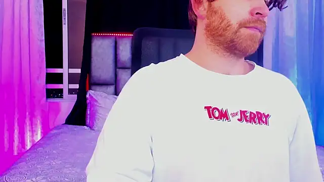 Snapshot of michacosio chatting on 02.12.25 michacosio online show from 02.12.25