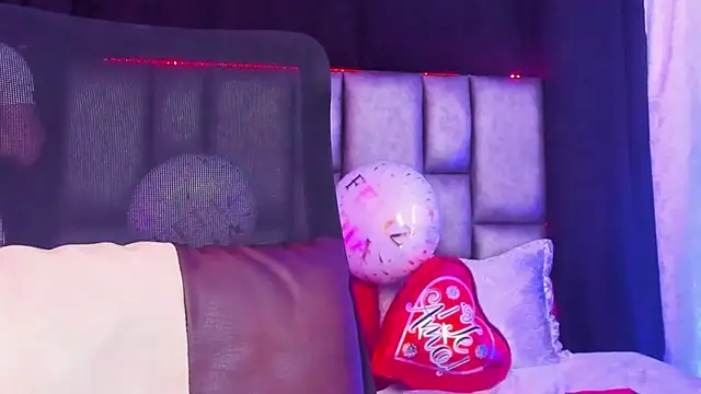 Snapshot of michacosio chatting on 02.15.25 michacosio online show from 02.15.25