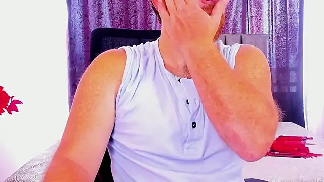 Snapshot of michacosio chatting on 02.20.25 michacosio online show from 02.20.25