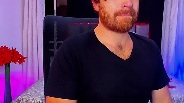 Snapshot of michacosio chatting on 02.21.25 michacosio online show from 02.21.25