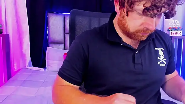 Snapshot of michacosio chatting on 03.10.25 michacosio online show from 03.10.25