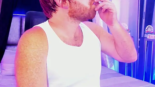 Snapshot of michacosio chatting on 03.11.25 michacosio online show from 03.11.25