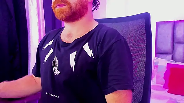 Snapshot of michacosio chatting on 03.19.25 michacosio online show from 03.19.25