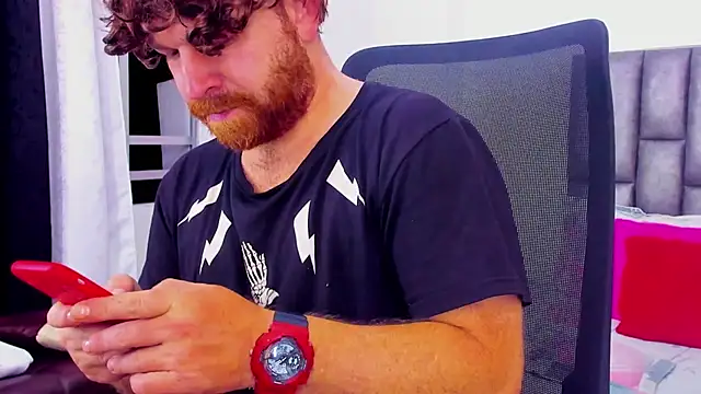 Snapshot of michacosio chatting on 03.20.25 michacosio online show from 03.20.25