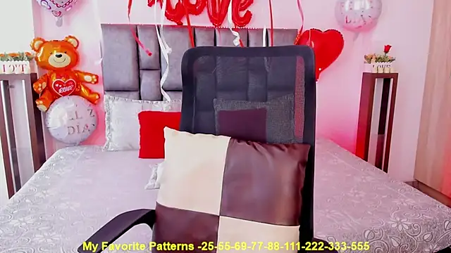 Snapshot of michacosio chatting on 09.18.25 michacosio online show from 09.18.25