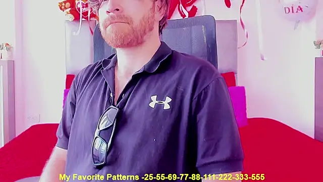 Snapshot of michacosio chatting on 09.29.25 michacosio online show from 09.29.25