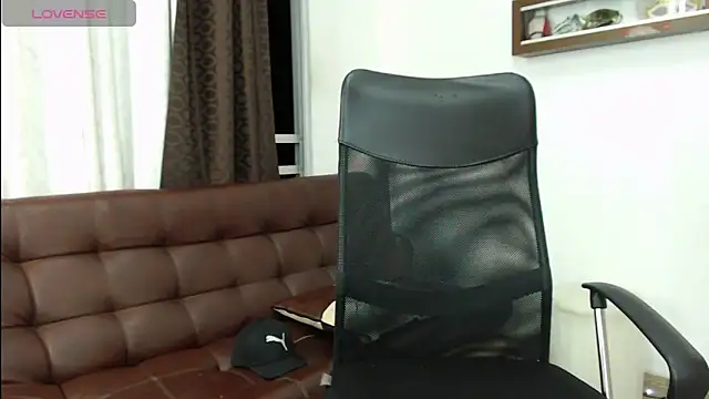 Snapshot of michacosio chatting on 10.04.25 michacosio online show from 10.04.25