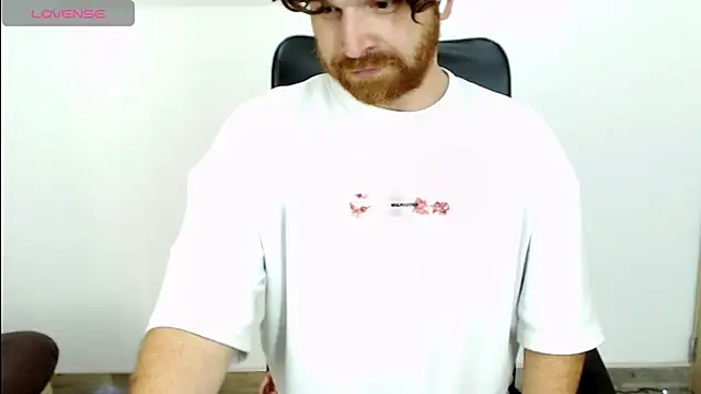 Snapshot of michacosio chatting on 10.08.25 michacosio online show from 10.08.25