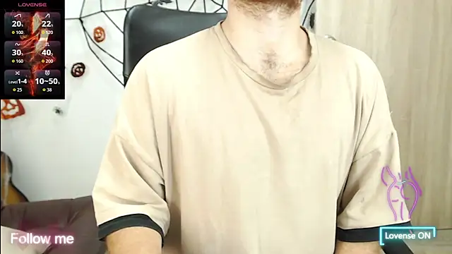 Snapshot of michacosio chatting on 10.11.25 michacosio online show from 10.11.25