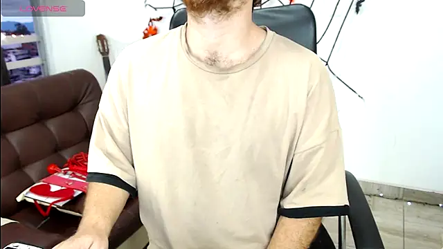 Snapshot of michacosio chatting on 10.12.25 michacosio online show from 10.12.25