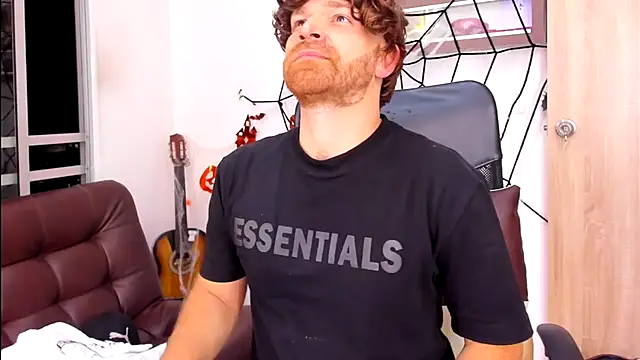 Snapshot of michacosio chatting on 10.16.25 michacosio online show from 10.16.25